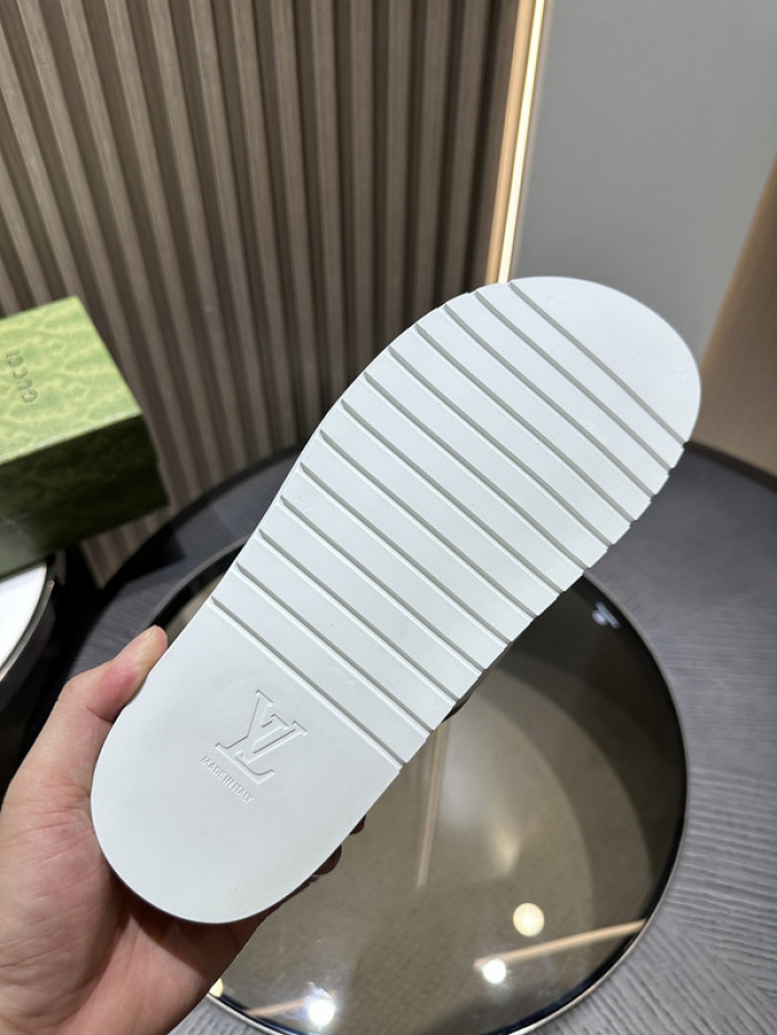 Gv*c slippers