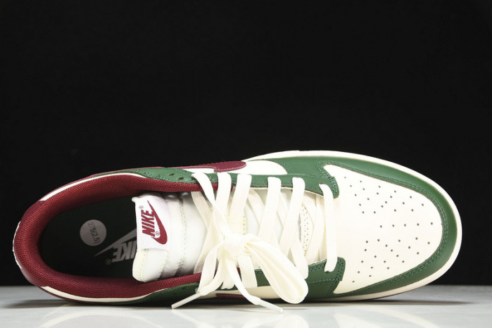 Nike SB Dunk Low "Gorge Green"  FB7160-161