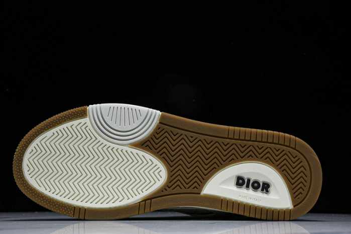 D10R B27 High Top Sneaker 10802