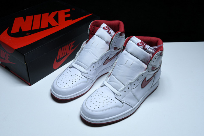 AIR Jordan 1 Retro Metallic Red (2017) 555088-103