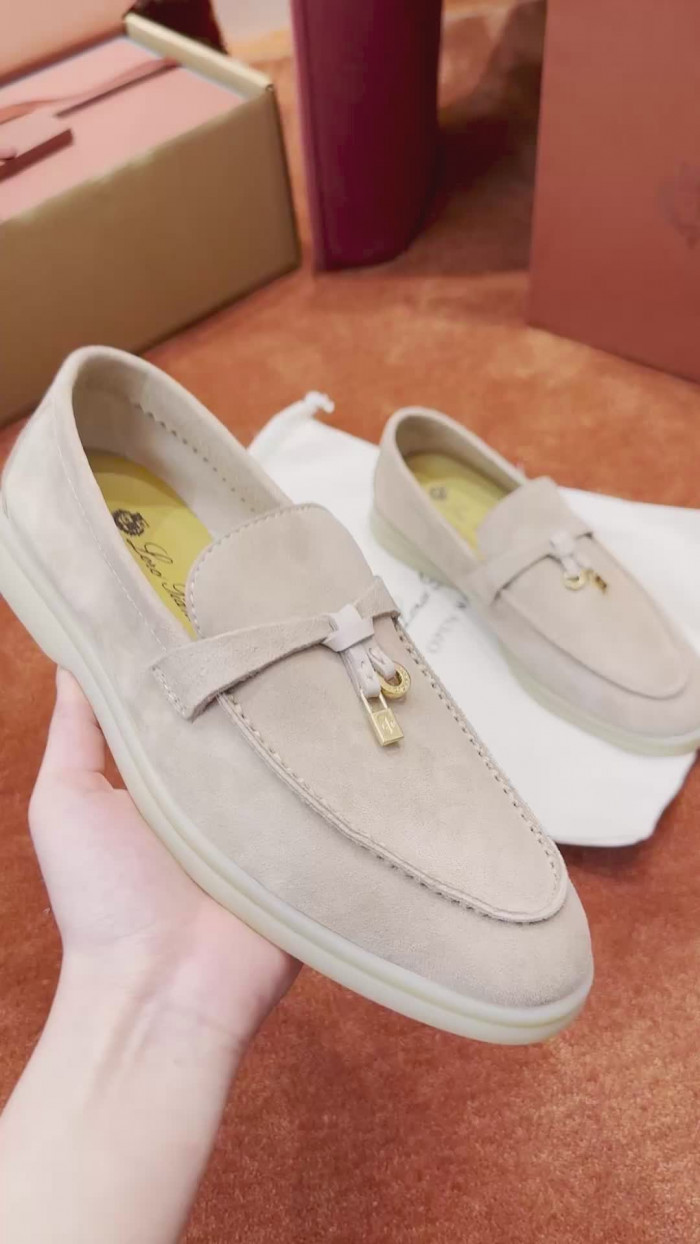 L0R0 P1ANA SNEAKER
