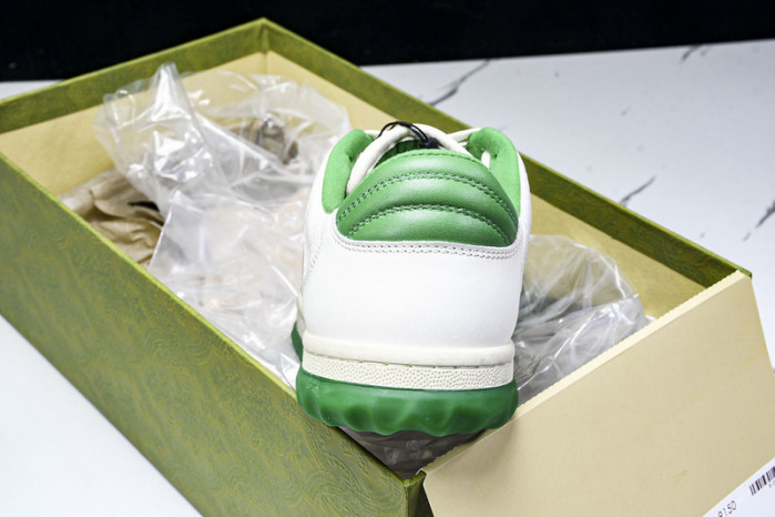 Gv*c sneaker