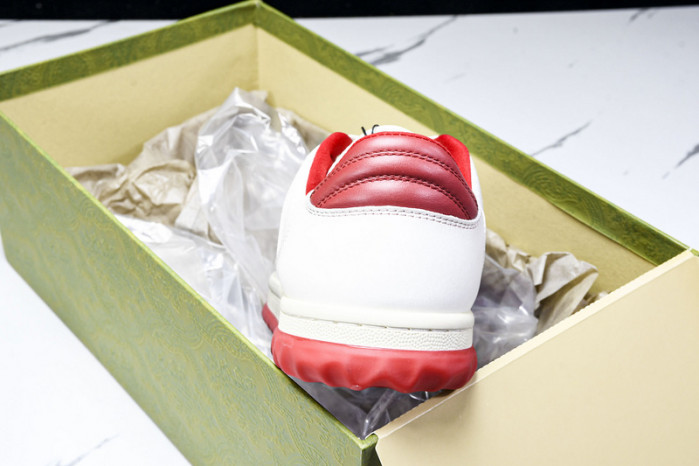 Gv*c sneaker