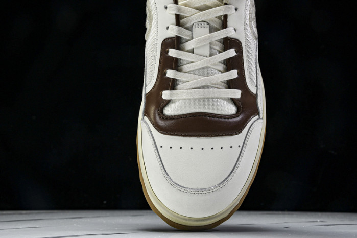 Gv*c sneaker