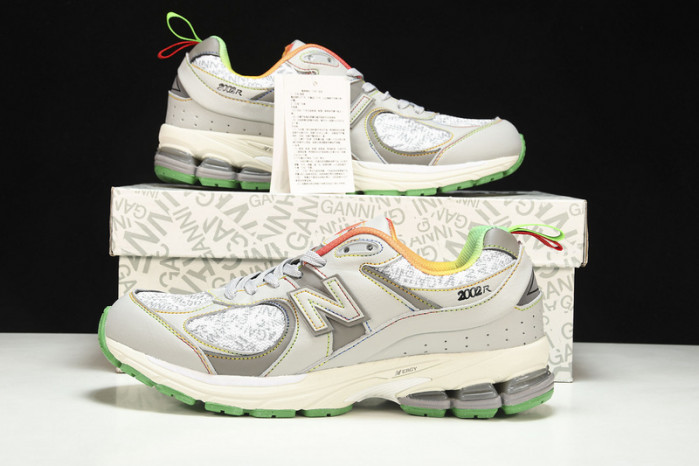 new Ba1an*e yeeshoes ml2002rgd