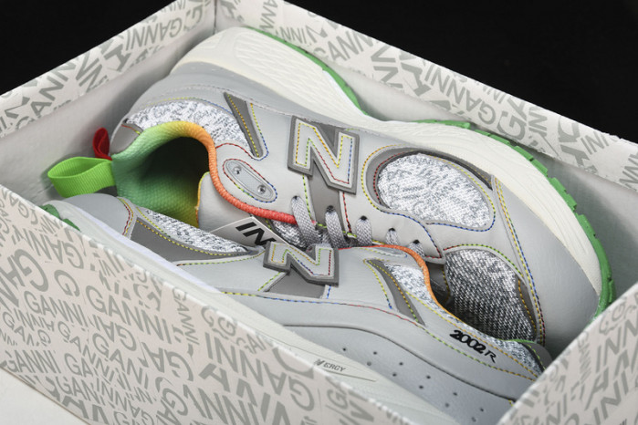 new Ba1an*e yeeshoes ml2002rgd
