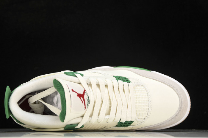 Nike SB x Air Jordan 4 “Pine Green” DR5415-103