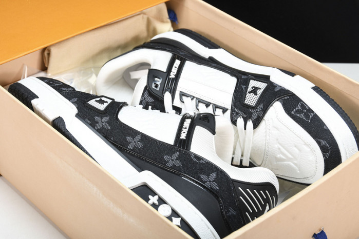 LV SNEAKER LOW YEE-015