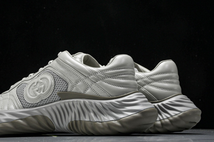 Gv*c ripple sneaker