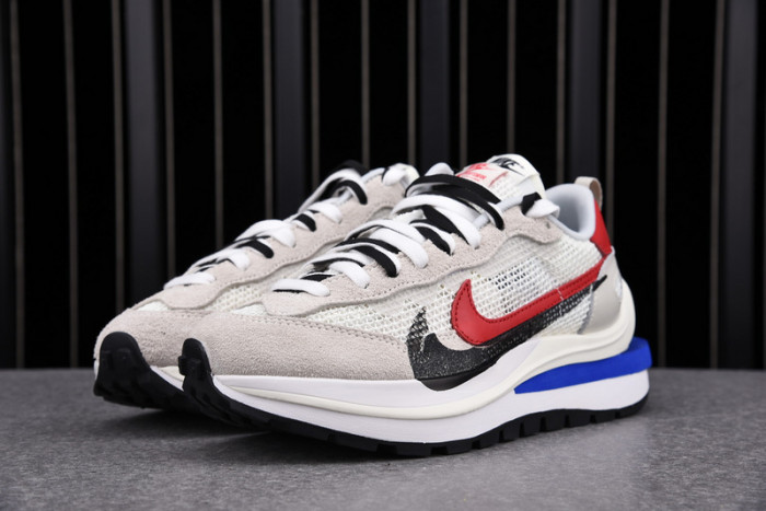 Nike Vaporwaffle sacai Sport Fuchsia Game Royal  CV1363-100