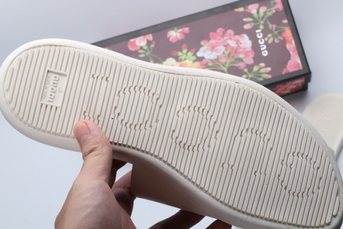 Gv*c slippers