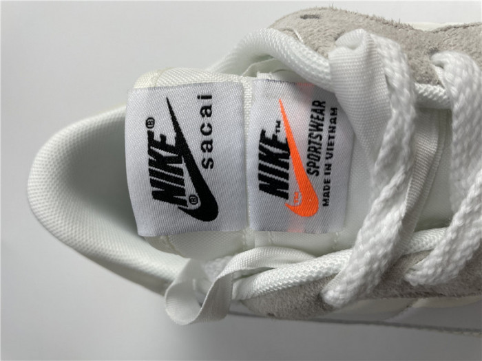 Nike Vaporwaffle Sacai Sail Gum DD1875-100